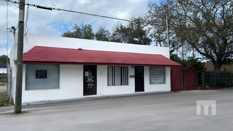 More Photos Of 100 NW 1st St, Hallandale Beach Storefront Retail Office For Lease