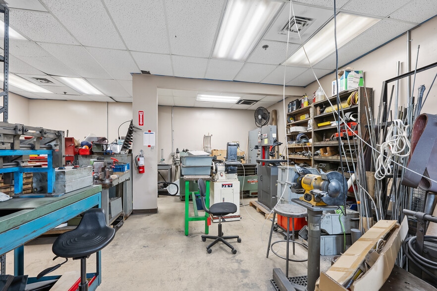 More Photos Of 2 Sunshine Blvd, Ormond Beach Flex For Sale