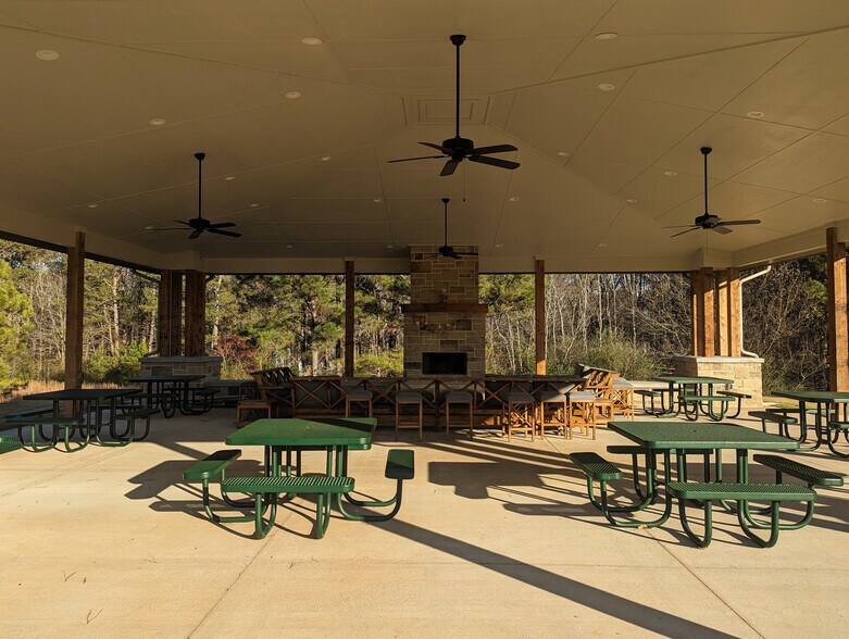 More Photos Of 375 Fowler Rd, Alpharetta Religious Facility For Lease