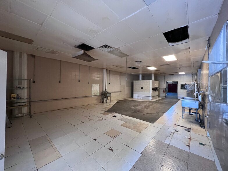 More Photos Of 1537-1541 Center ave, Dos Palos General Retail For Sale