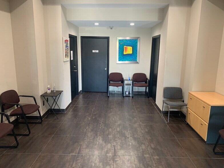 More Photos Of 2920 Inwood Rd, Dallas Office For Sale