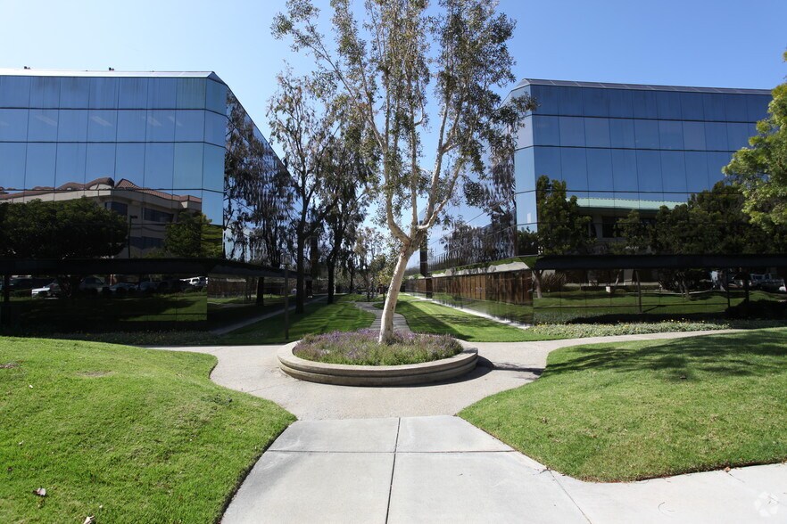 More Photos Of 1000 S Hill Rd, Ventura Medical For Lease