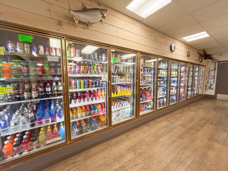 More Photos Of 1866 W Trask Lake Rd, Barton City Service Station For Sale