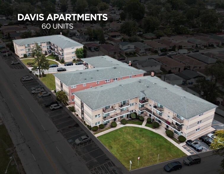 More Photos Of 1049 W Vermont Ave, Calumet Park Apartments For Sale