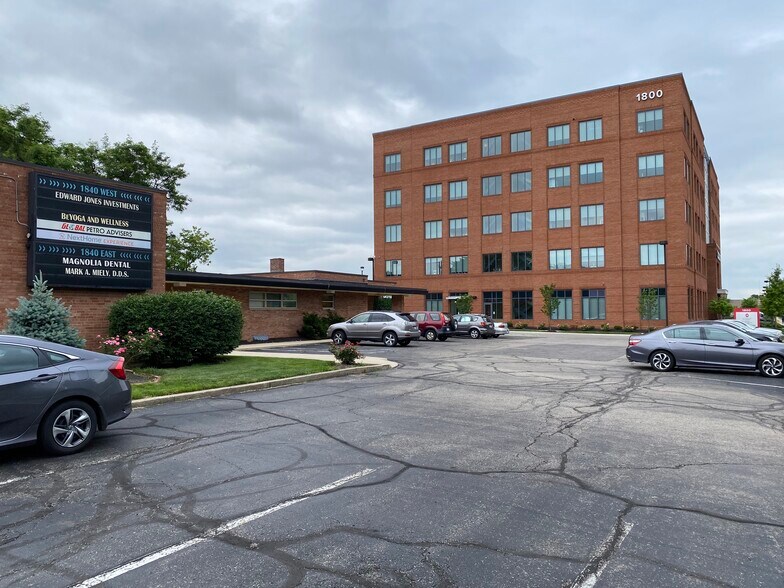 More Photos Of 1840 Zollinger Rd, Upper Arlington Loft Creative Space For Lease