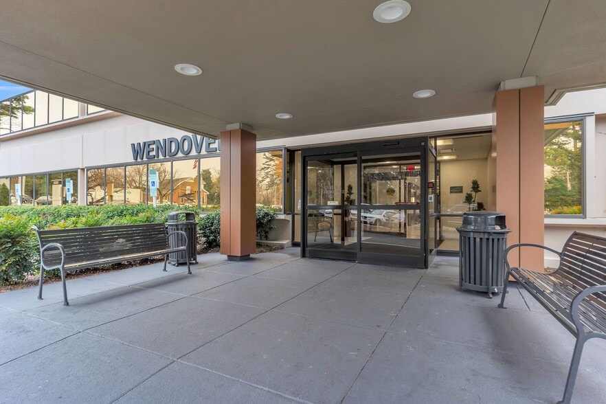 More Photos Of 3541 Randolph Rd, Charlotte Unknown For Lease