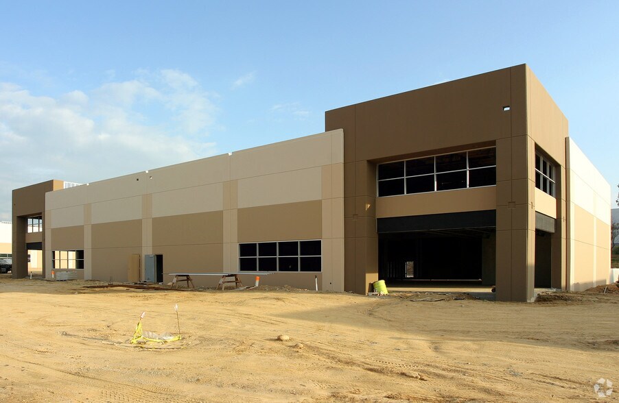 More Photos Of 4133 Guardian St, Simi Valley Research And Development For Sale