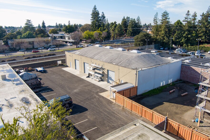 Primary Photo Of 25001 O'Neil Ave, Hayward Light Distribution For Lease