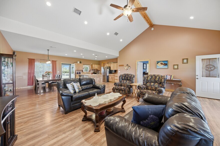 More Photos Of 126 S Berlin Rd, Brenham Specialty For Sale