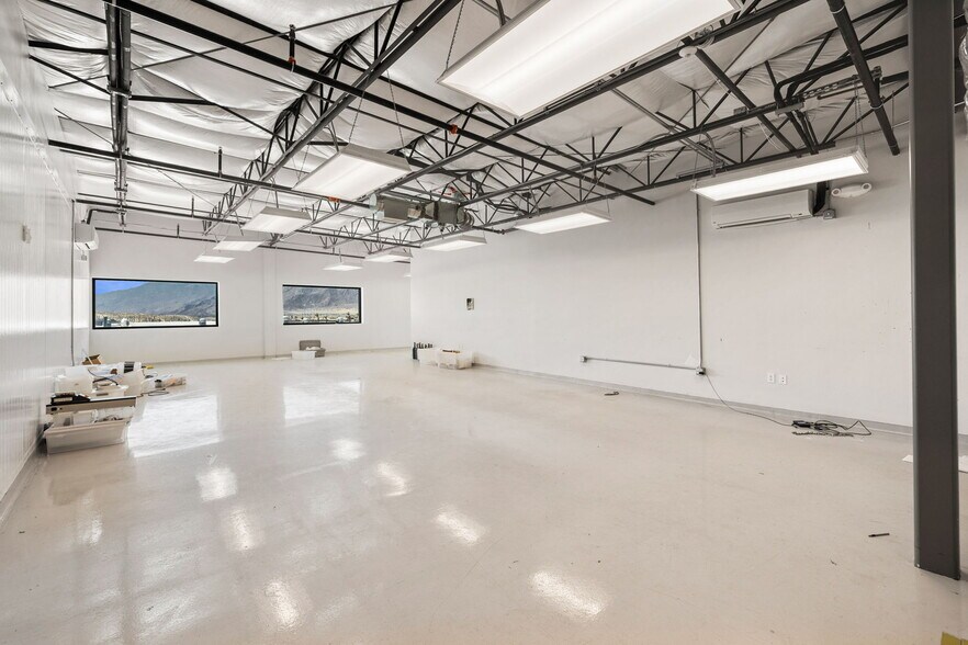 More Photos Of 18194 Blue Dream Crossing, Desert Hot Springs Manufacturing For Sale