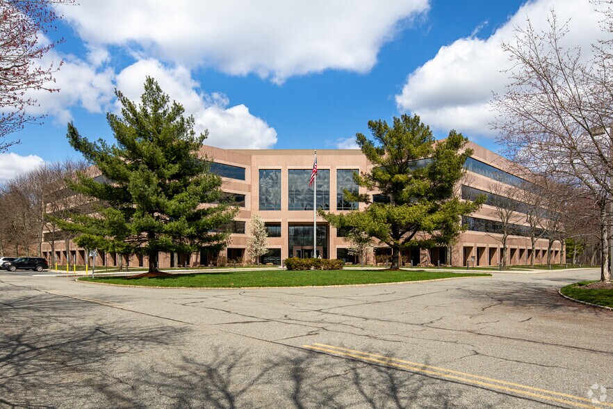More Photos Of 100 Campus Dr, Florham Park Office For Lease