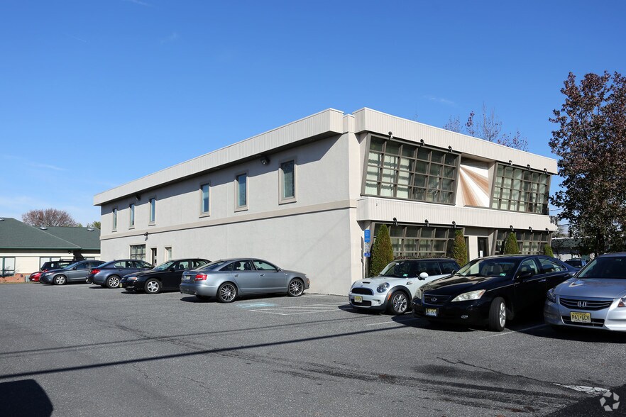 More Photos Of 1915 New Rd, Northfield Office For Lease