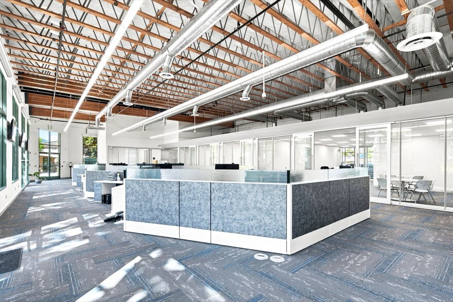 More Photos Of 815 Camarillo Springs Rd, Camarillo Office For Sale