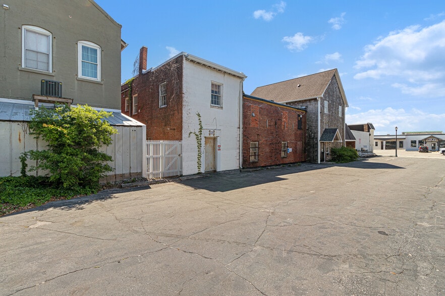 More Photos Of 119 Turner St, Beaufort Storefront Retail Office For Sale