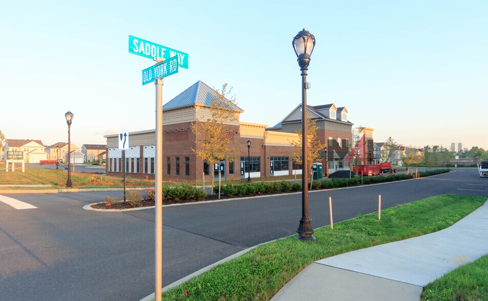 More Photos Of 90-105 Saddle Way, Chesterfield Apartments For Lease