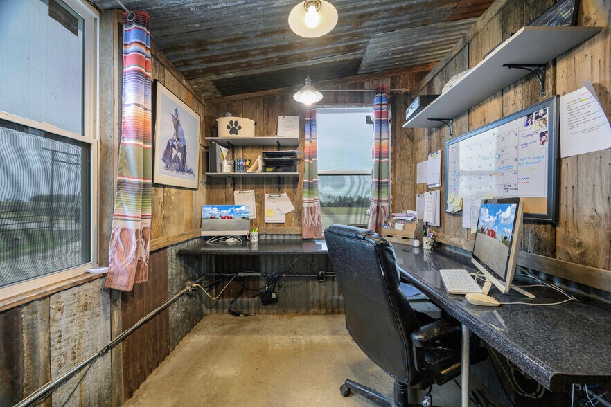 More Photos Of 10963 E US Highway 82, Windom Specialty For Sale