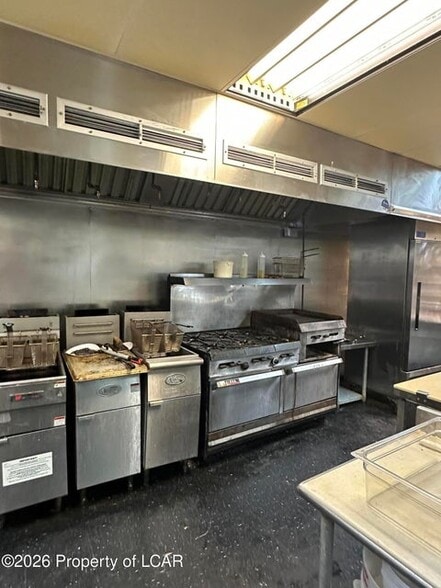 More Photos Of 155 W Union St, Kingston Flex For Lease