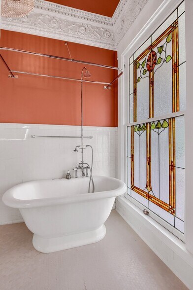 More Photos Of 511 S Travis St, Sherman Office For Sale