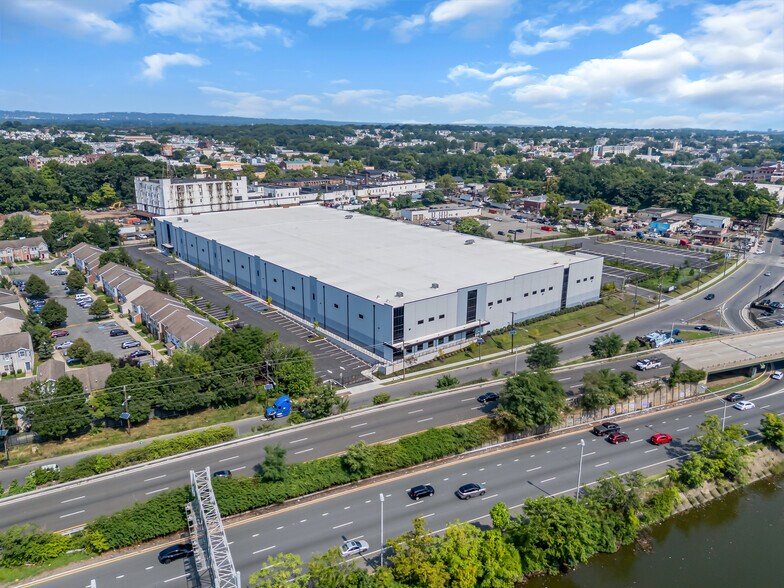 More Photos Of 2013 McCarter Hwy, Newark Distribution For Lease