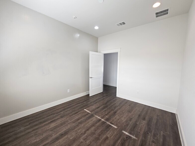 More Photos Of 230 Klattenhoff Ln, Hutto Office For Lease