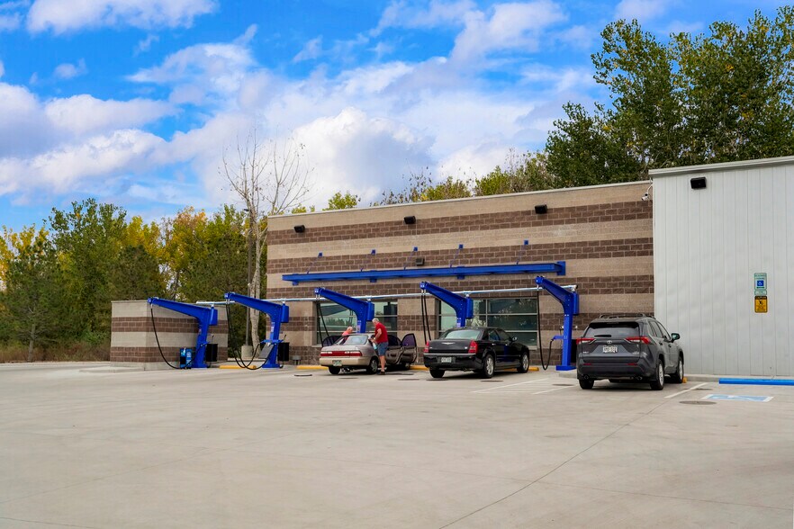More Photos Of 5384 S Parker Rd, Aurora Carwash For Sale
