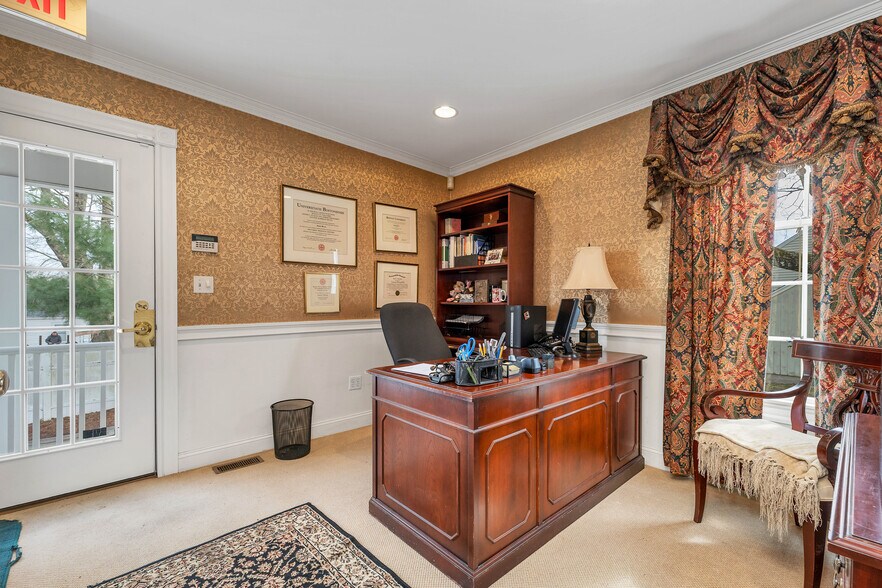 More Photos Of 205 Chelmsford St, Chelmsford Office Residential For Sale