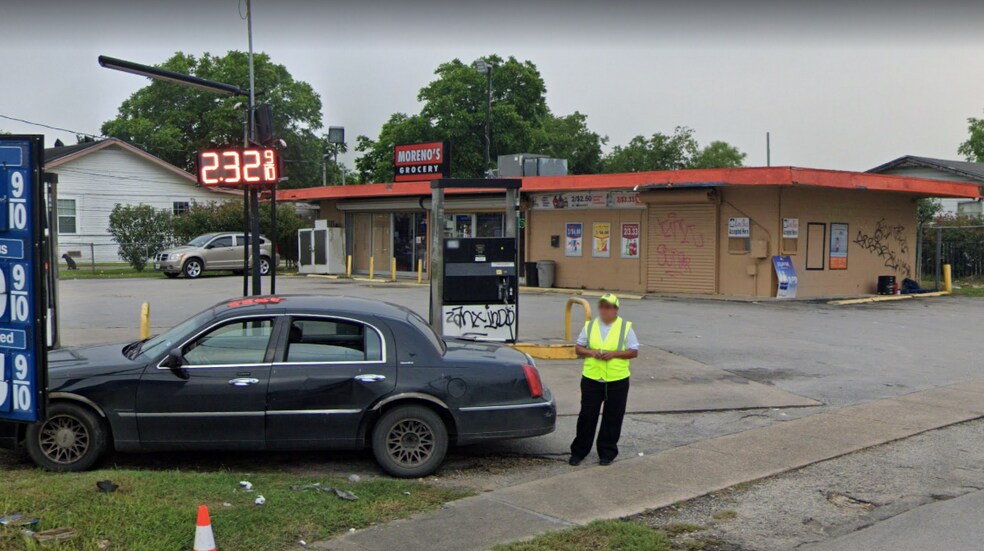 More Photos Of 4103 Commercial Ave, San Antonio Convenience Store For Sale