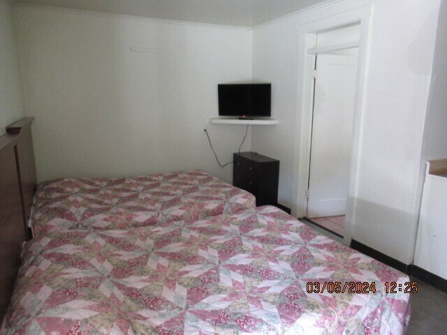 More Photos Of 424 Highway 65 Bus, Clinton Hospitality For Sale