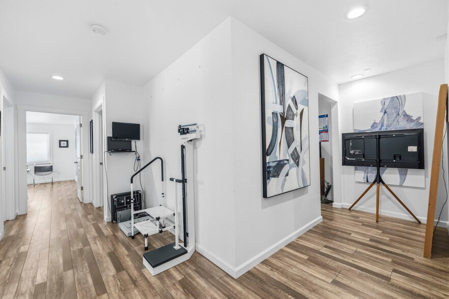 More Photos Of 19468 Village Dr, Sonora Office For Sale