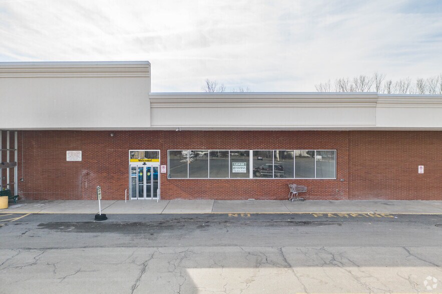More Photos Of 316-345 West Ave, Albion Town Orleans Department Store For Sale