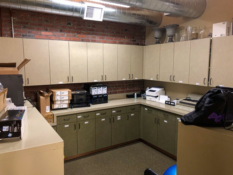 More Photos Of 802-814 SW 10th Ave, Portland Office For Lease