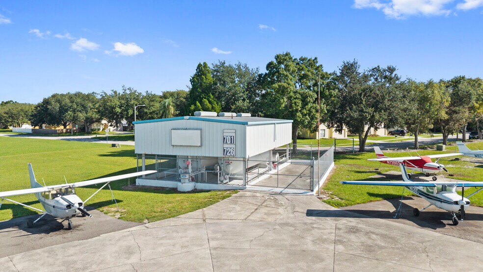 More Photos Of 4241 Birdsong Blvd, Lutz Airplane Hangar For Sale