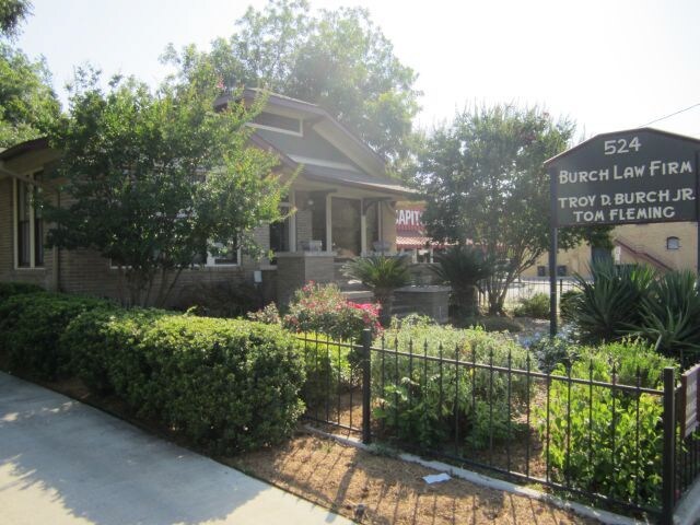 More Photos Of 524 S Seguin Ave, New Braunfels Office For Lease