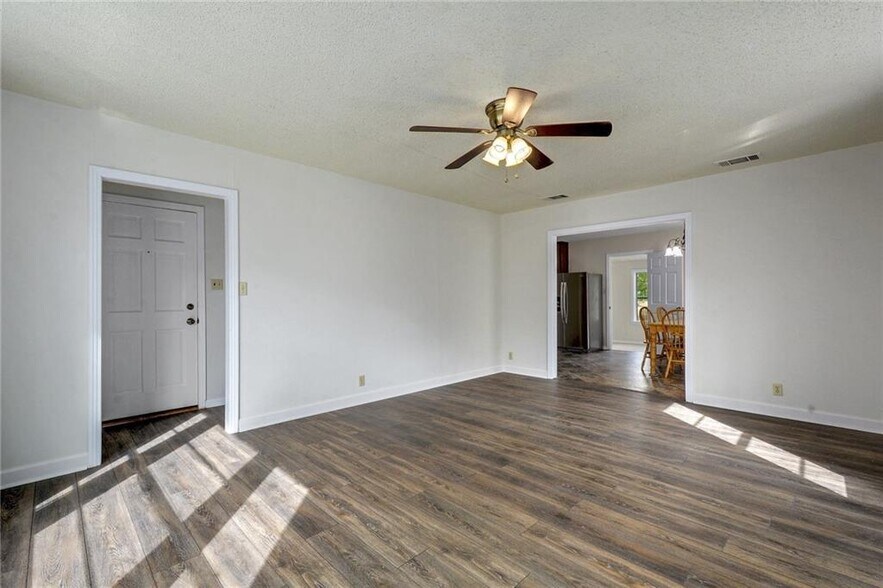 More Photos Of 4400 Norwood Ln, Austin Land For Lease