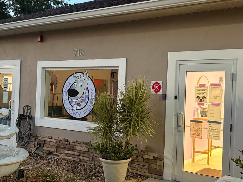 More Photos Of 718 60th Street Ct E, Bradenton Auto Repair For Sale