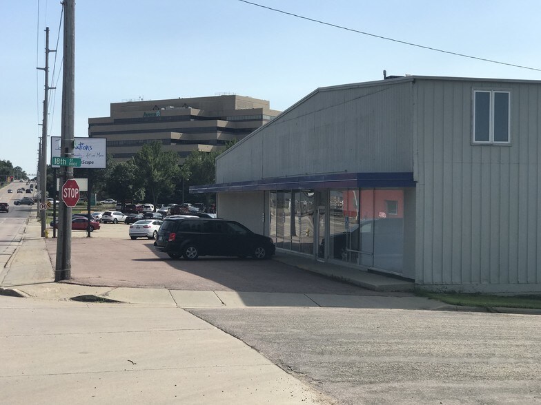 More Photos Of 1103 S Cliff Ave, Sioux Falls General Retail For Lease