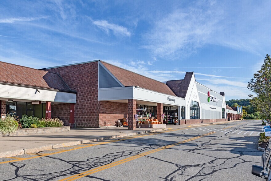 More Photos Of 300 Quaker Ln, Warwick Unknown For Lease