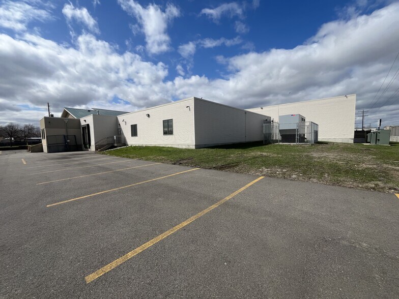 More Photos Of 342 42nd St S, Fargo Manufacturing For Sale