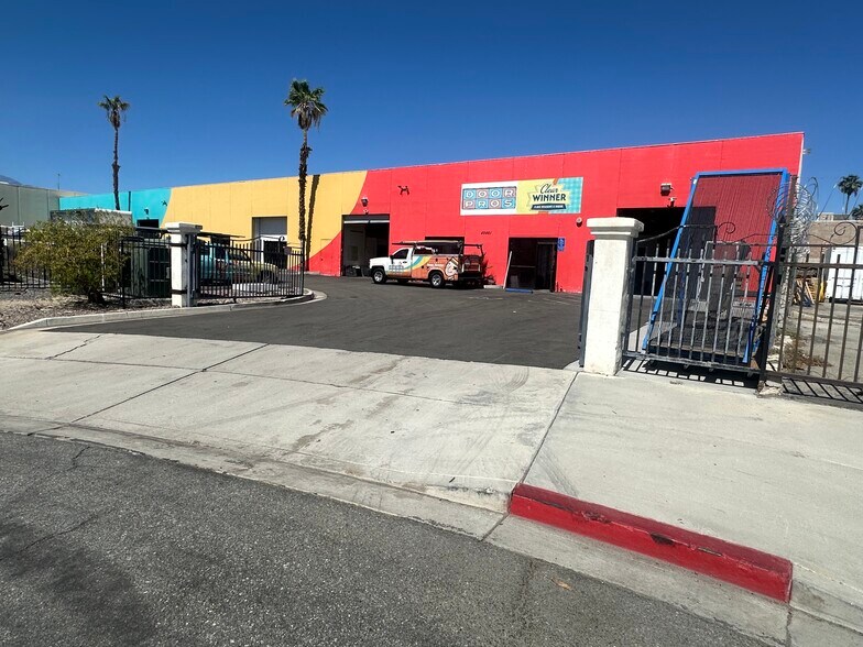 Primary Photo Of 42461 Ritter Cir, Palm Desert Warehouse For Lease