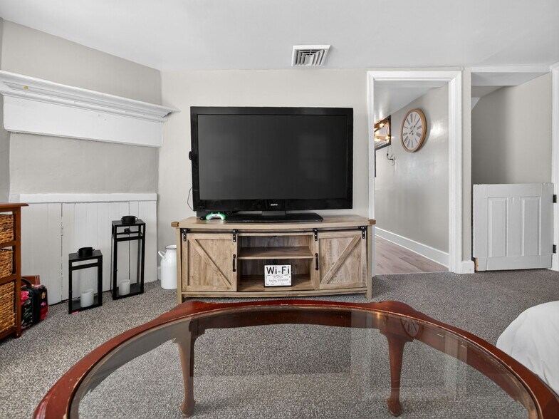 More Photos Of 1434-1436 W Broad St, Quakertown Office For Sale