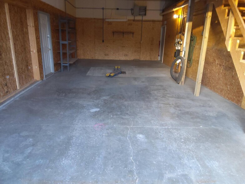 More Photos Of 28996 C Dr N, Albion Self Storage For Lease