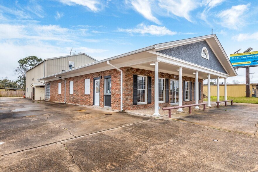 More Photos Of 622 E Prien Lake Rd, Lake Charles Light Manufacturing For Lease