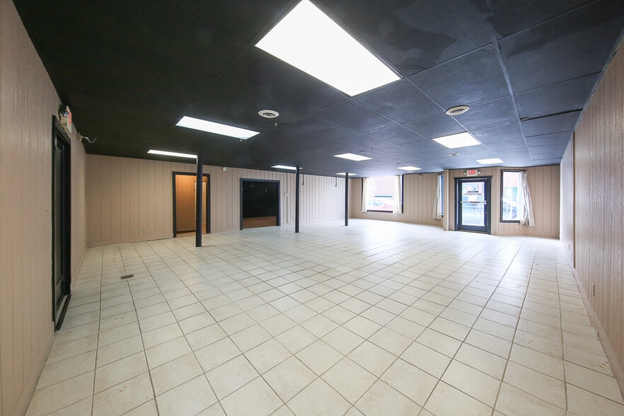 More Photos Of 130-148 Penn Ave, Salem Storefront Retail Office For Sale