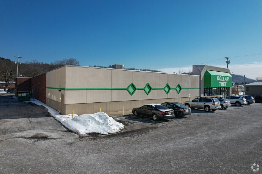 More Photos Of 1615 Lincoln Way, White Oak Storefront For Lease