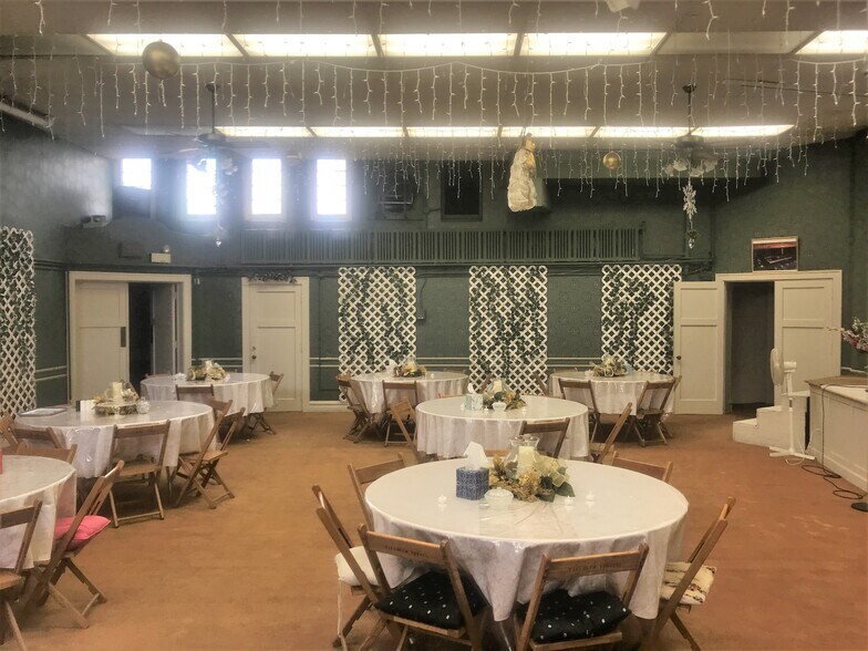 More Photos Of 329 E Moody Ave, New Castle Religious Facility For Sale