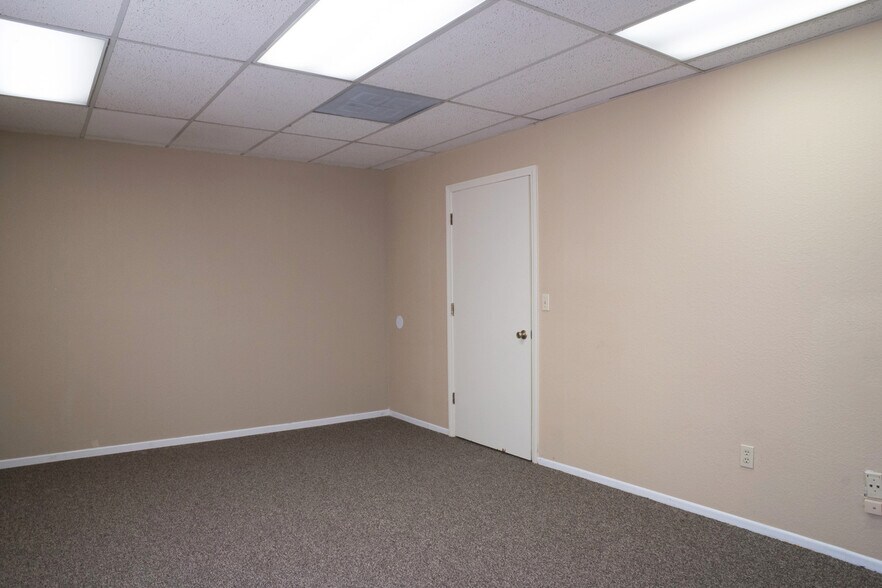 More Photos Of 1344 W 6th St, Corona Office For Sale