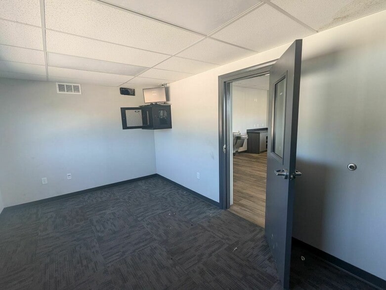 More Photos Of 2920 ALT US 27, Sebring Service For Lease