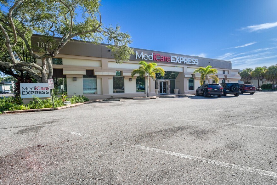 More Photos Of 1033 Dr Martin Luther King Jr St N, Saint Petersburg Medical For Sale