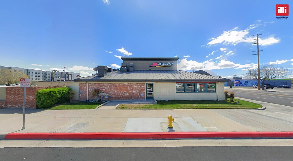 More Photos Of 44836 10th St W, Lancaster Fast Food For Lease