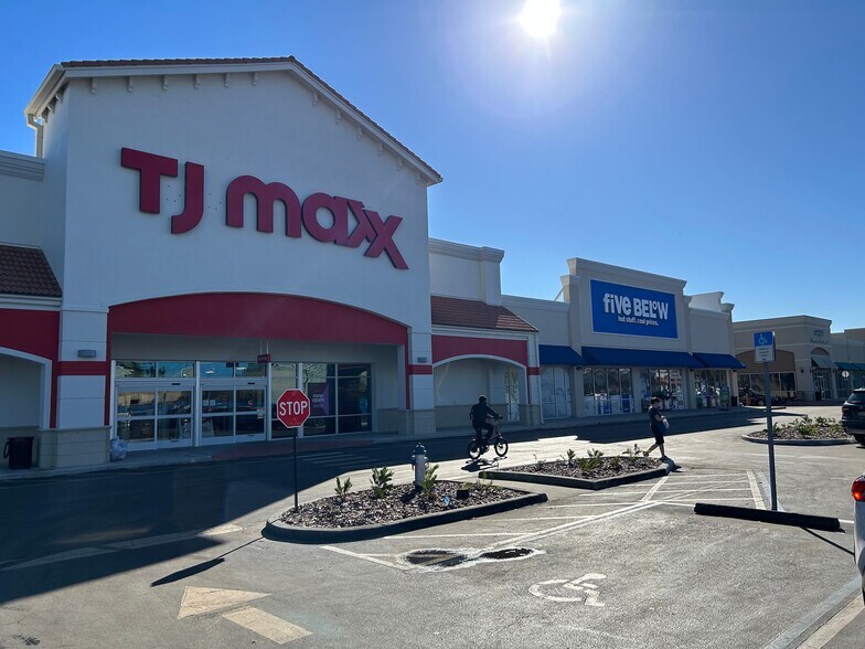 More Photos Of 6687-6905 S Kirkman Rd, Orlando Unknown For Lease